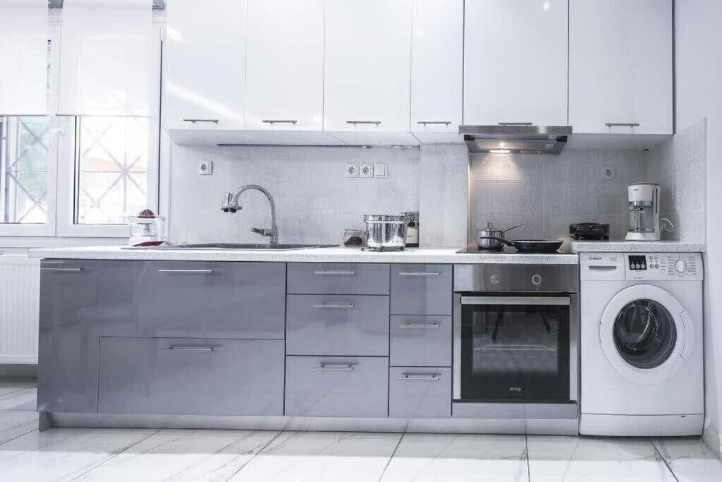 Modern Fully-Equipped House, 5 Min Walk From Metro Villa Athens Ngoại thất bức ảnh